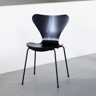 Series 7Series 7 stoel, monochroom structuur poedercoat, As zwart