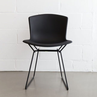 BertoiaBertoia Plastic Side Chair - Zitschaal Zwart - Onderstel Zwart