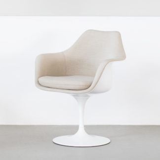 Tulip ChairTulip Chair armstoel - draaibaar, zitschaal & basis wit, volledig bekleed.