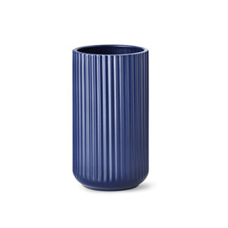 Lyngby vaseLyngby vase, blauw LEVERTIJD: 3 werkdagen